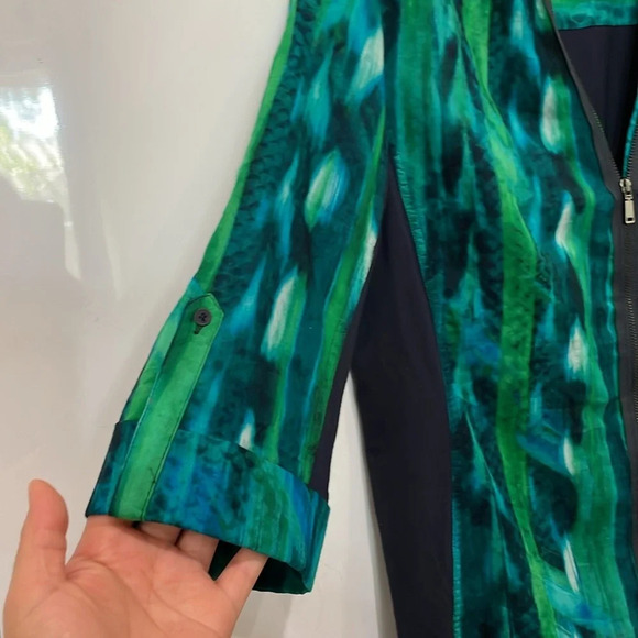 Elie Tahari Green Blue Abstract Print Zip Blouse Size Large - Picture 7 of 12